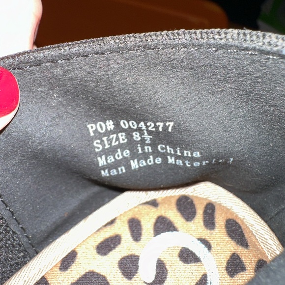 Never worn comfort foam black flats - soft bottom and very comfortable! - Picture 5 of 5